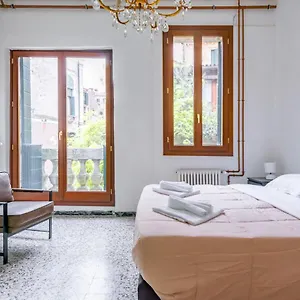 https://cannaregio-romantic-view-apartment.hotelinveneto.com